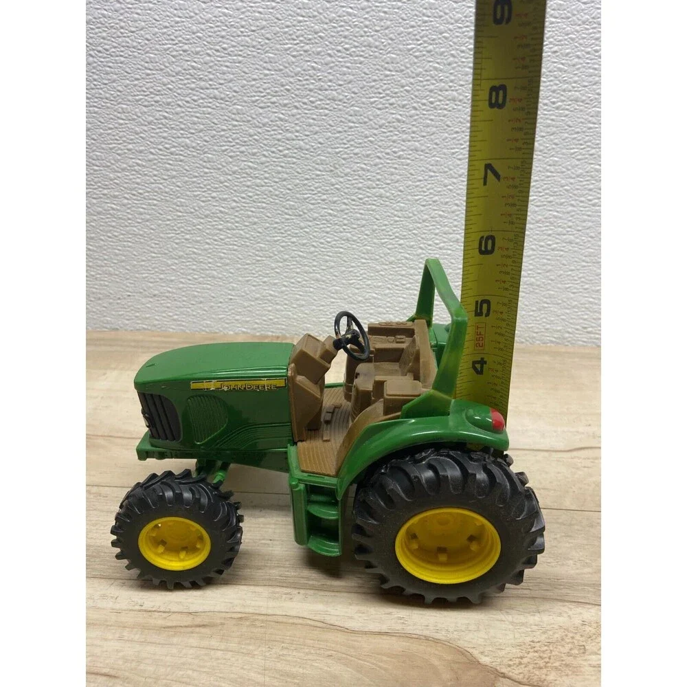 ERTL John Deere H0315WY00 Tractor And Vagon 1/16 Scale Metal & Plastic Toy